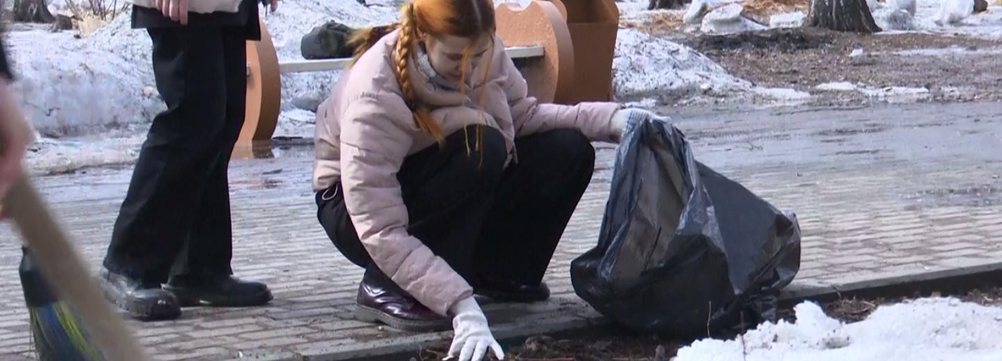 Трудовой десант с граблями высадился в Берёзовой роще