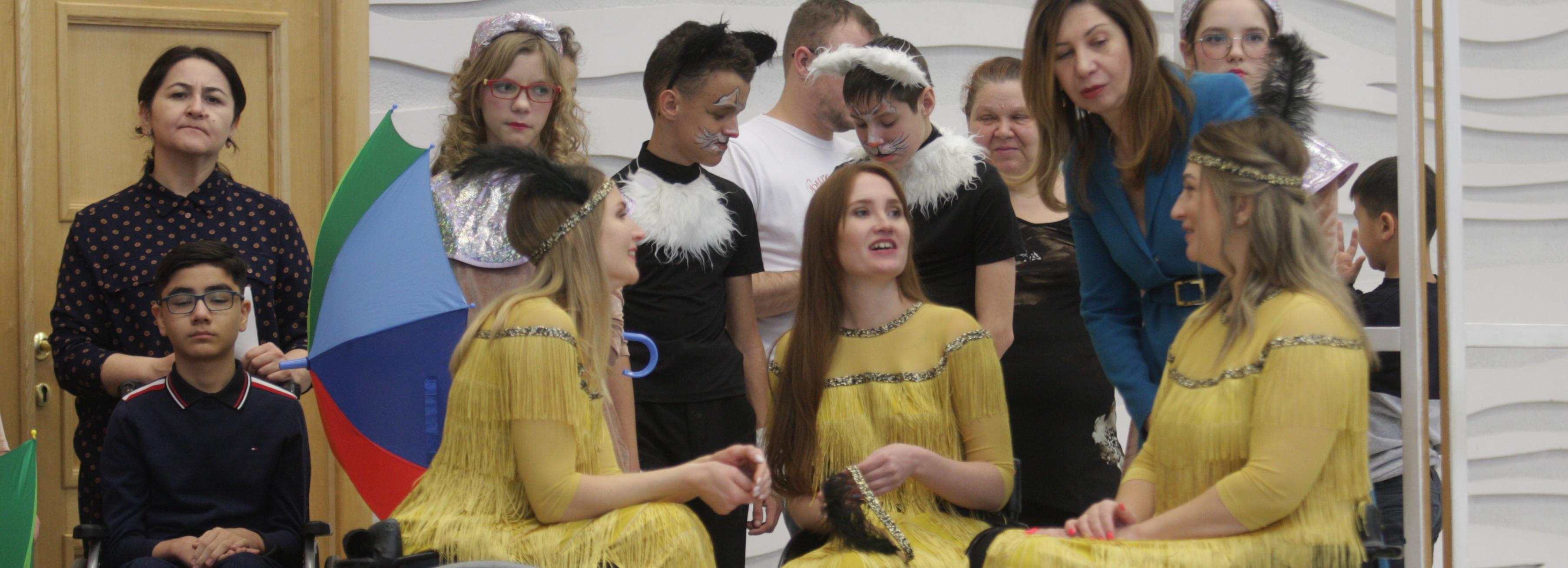 «Мы талантливы!»: зажигательные танцы на колясках устроили в зале Каца