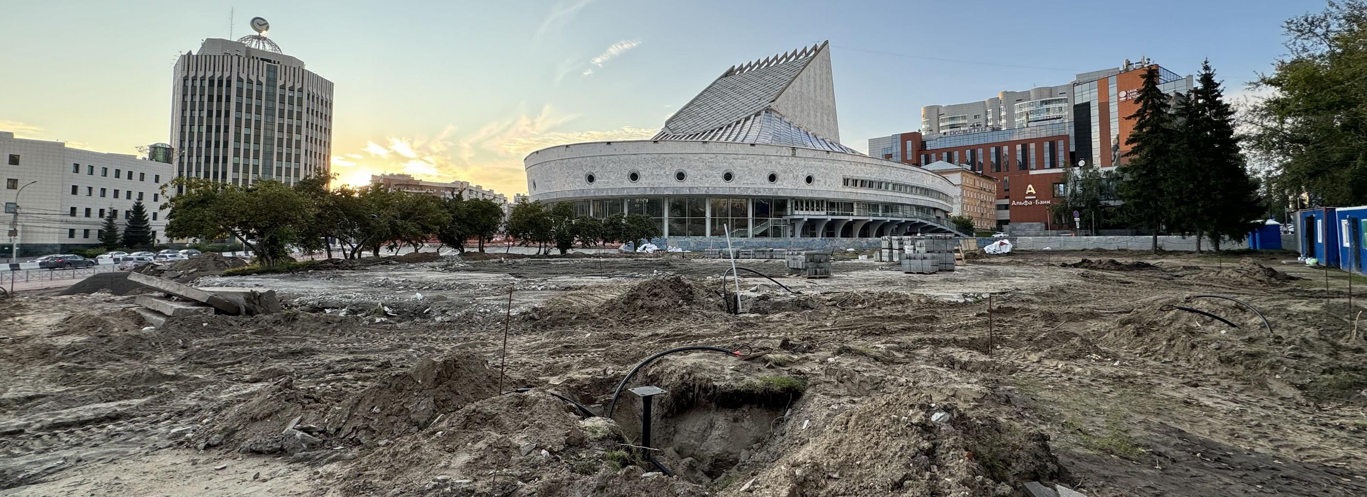 У театра «Глобус» разрушили недействующий 40-летний фонтан-градирню