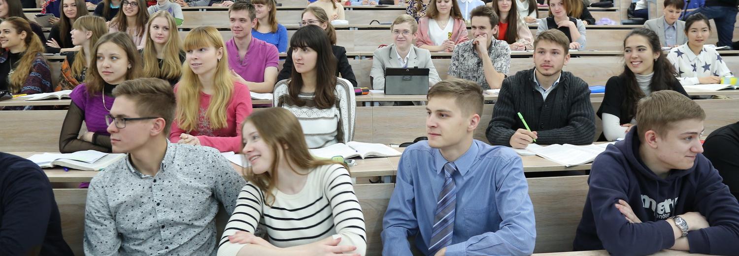 933 абитуриента поступят в новосибирские вузы с минимальными баллами ЕГЭ