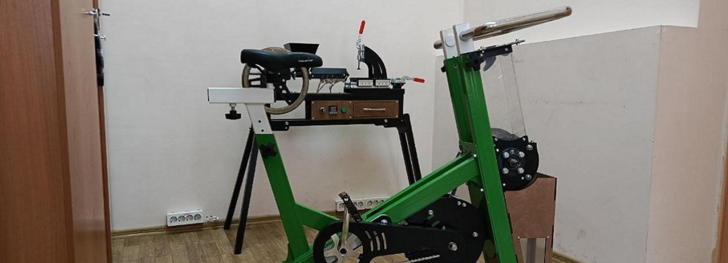 Велосипед для переработки пластика установили в новосибирской библиотеке