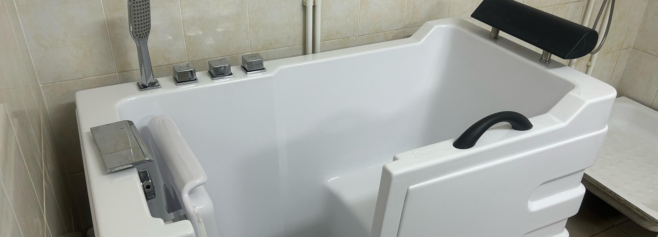 От ванны до асфальта: бизнес помог обновить 34-ю больницу Новосибирска