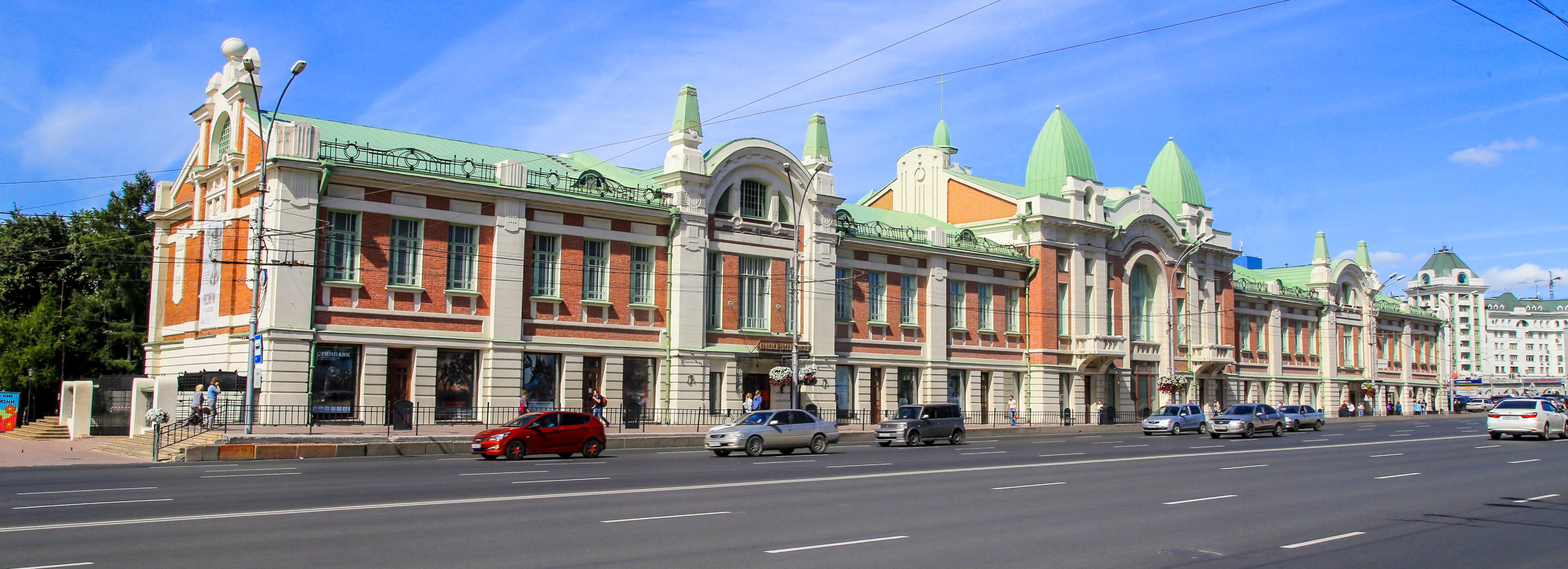 Фасад краеведческого музея не удалось отмыть, поэтому его отреставрируют (18+)