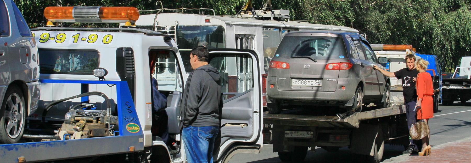 Работает эвакуатор: парковку на Федосеева запретят с 1 августа