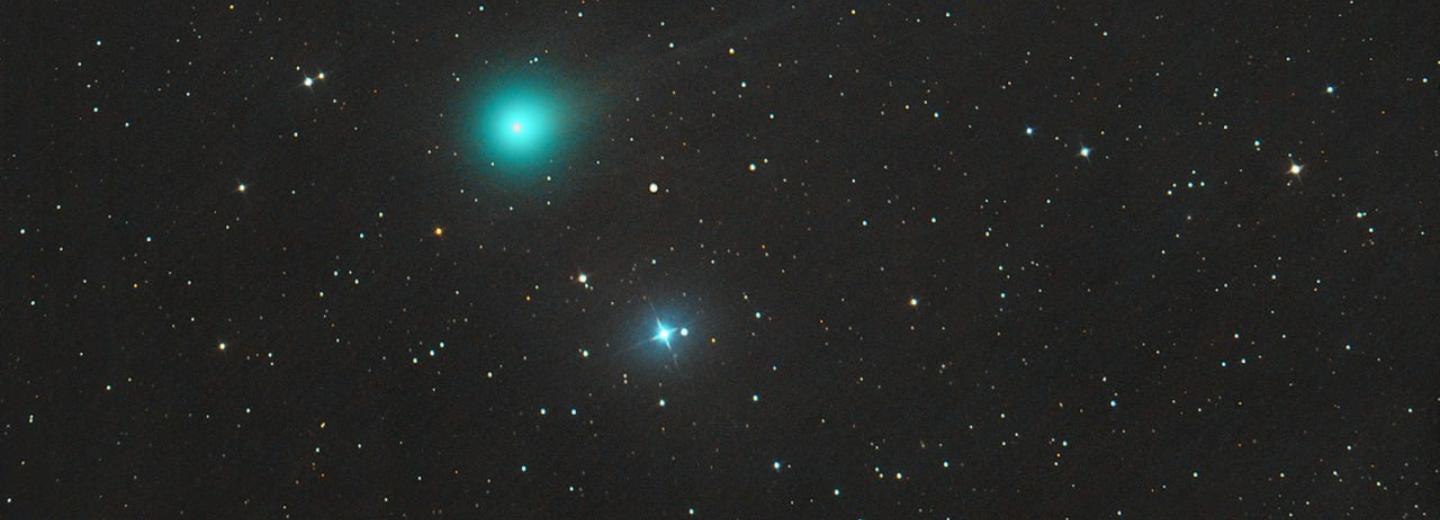 Новосибирский астроном сфотографировал набирающую яркость комету