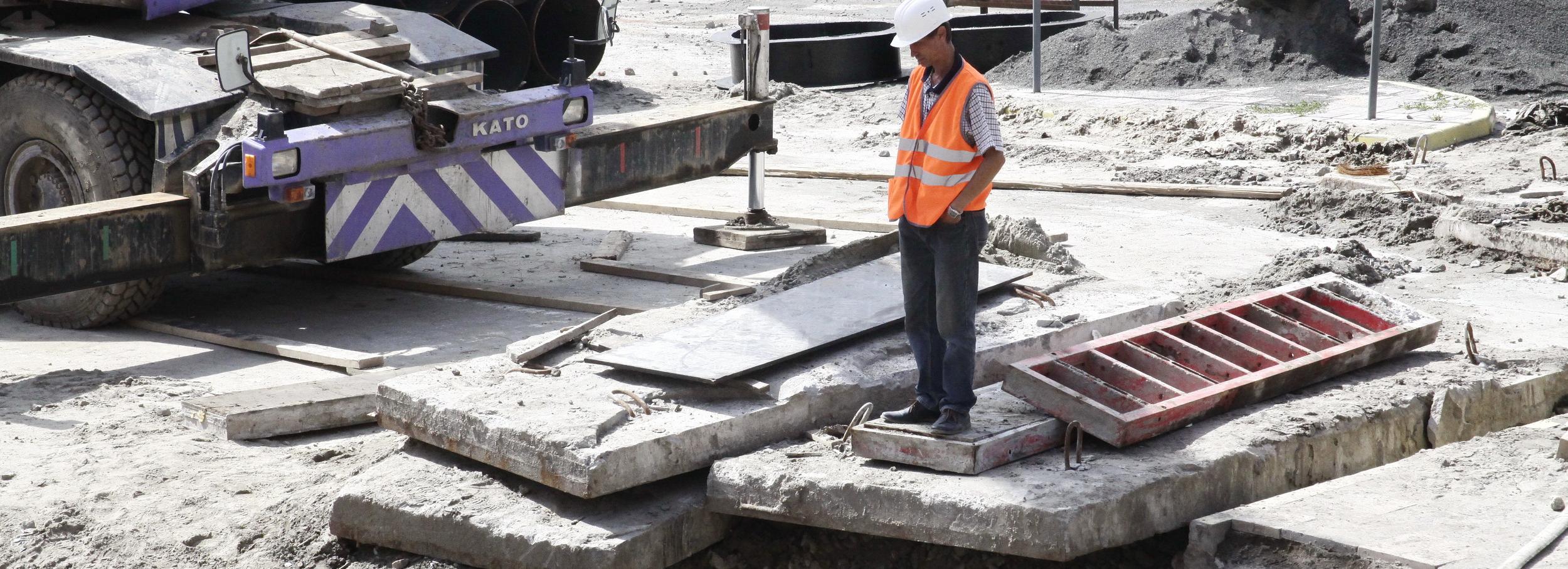 Движение на Бронной и Динамовцев ограничили из-за ремонта теплотрасс