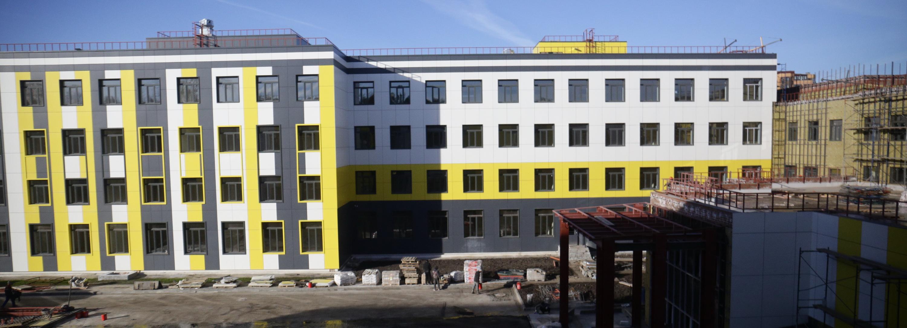 Большую гимназию на 1100 парт в Академгородке сдадут до конца года