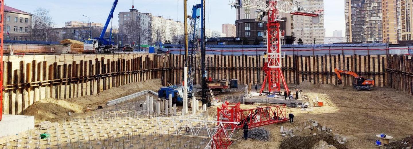 Стройплощадку рядом с потрескавшейся дорогой проверили на Дуси Ковальчук