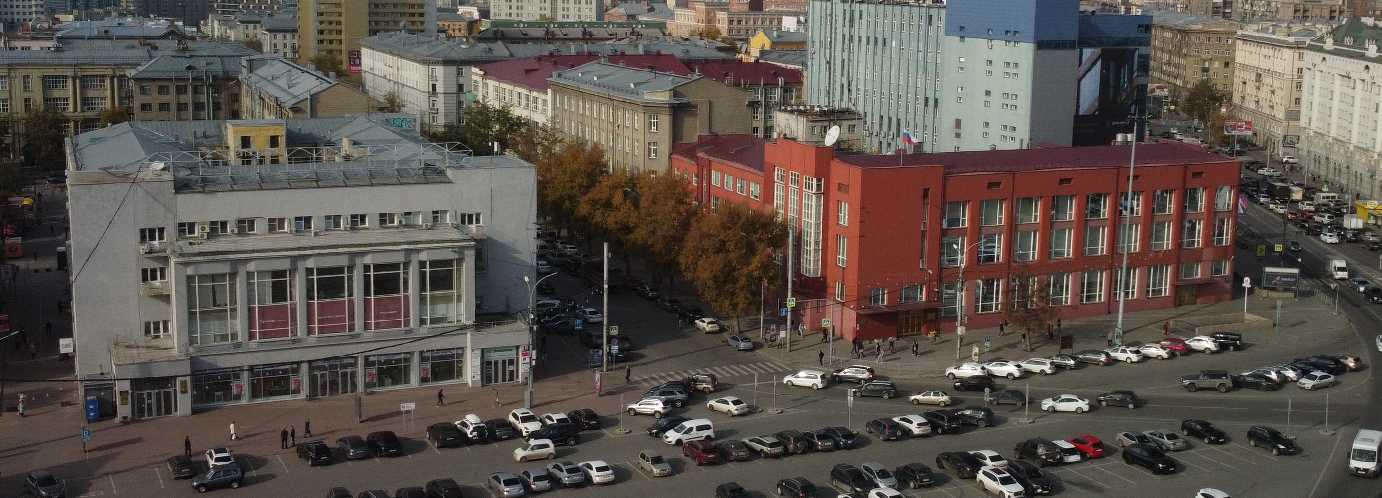 История на каждом шагу: Деловой дом на площади Ленина