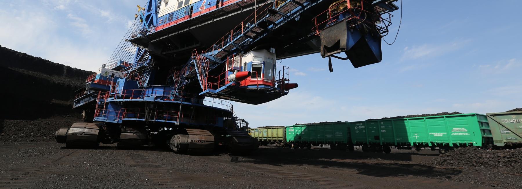 «Сибантрацит» потратит 5 миллиардов на новые БелАЗы и экскаваторы