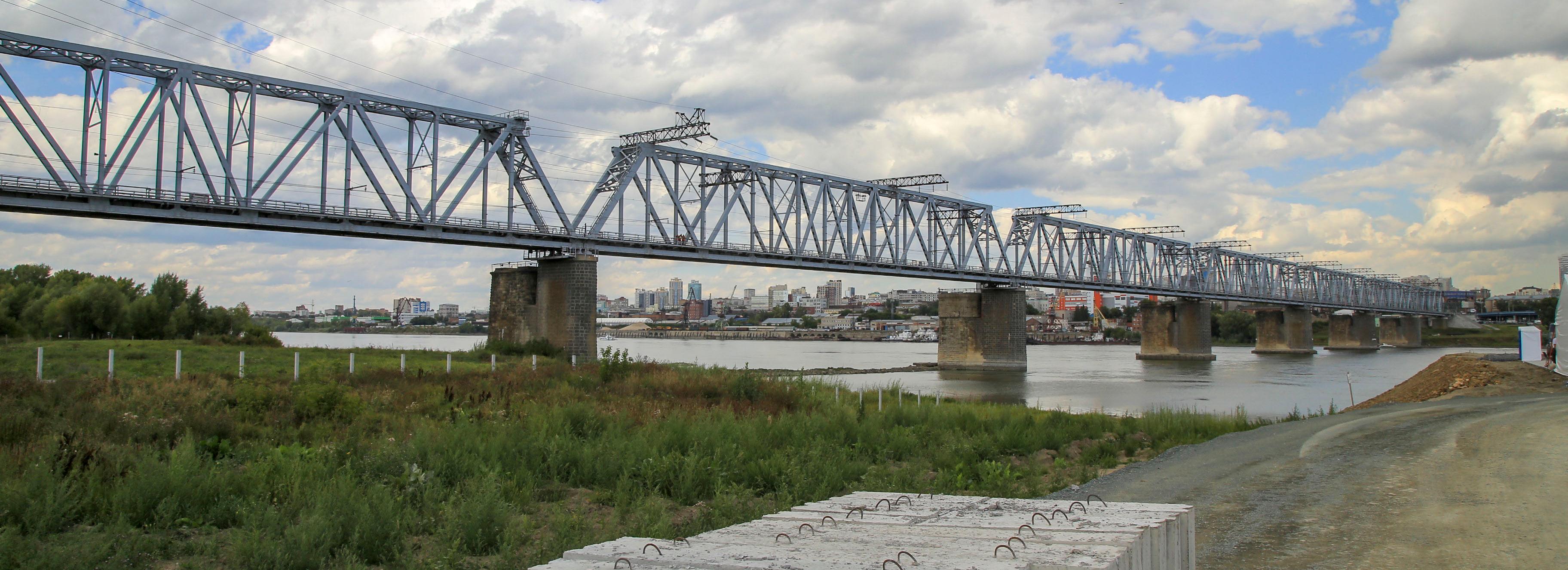 Флот вышел на стройку четвёртого моста в Новосибирске