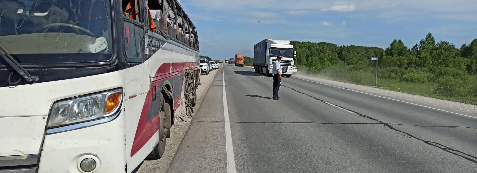 Четырёхлетняя девочка погибла на трассе в ДТП с автобусом из Новосибирска