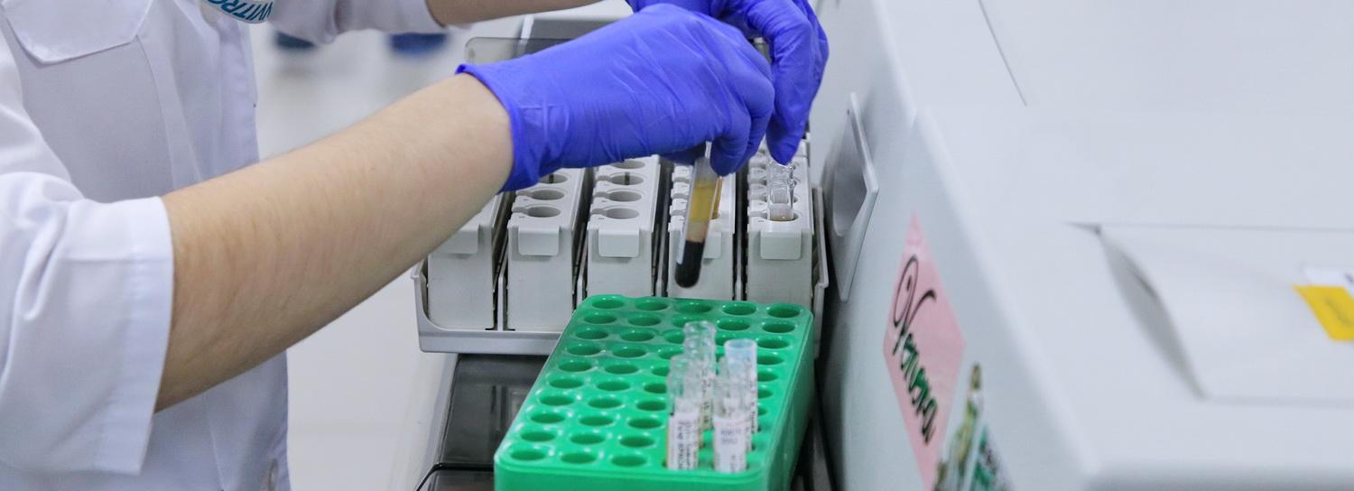 Как вакцину от коронавируса испытывают на людях под Новосибирском