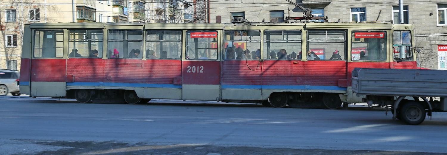 40-летнего мужчину насмерть задавил трамвай в Ленинском районе