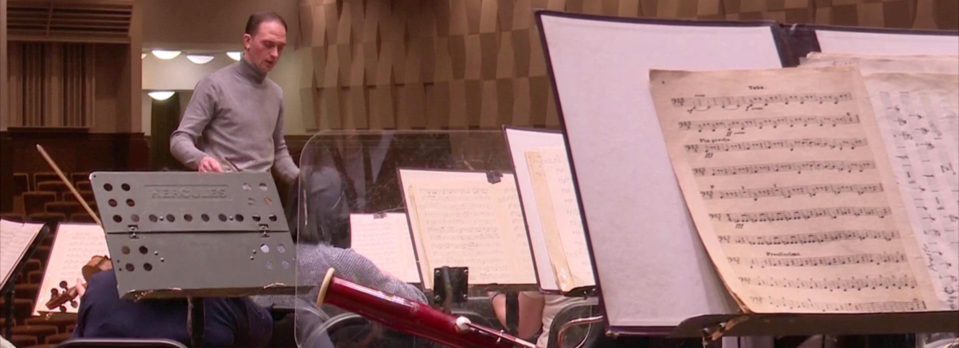 «Приятно играть при полных залах»: в Новосибирске выступил оркестр из ЛНР