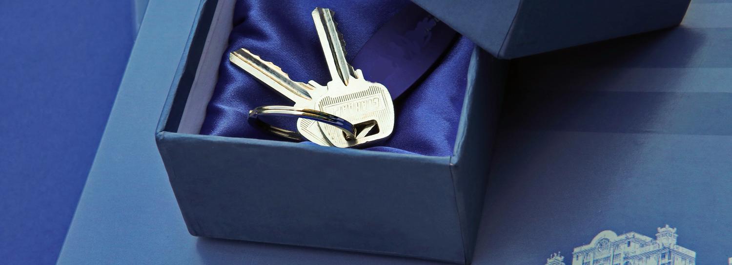 Ещё три «Москвича» и квартиру подарили участникам исторической викторины