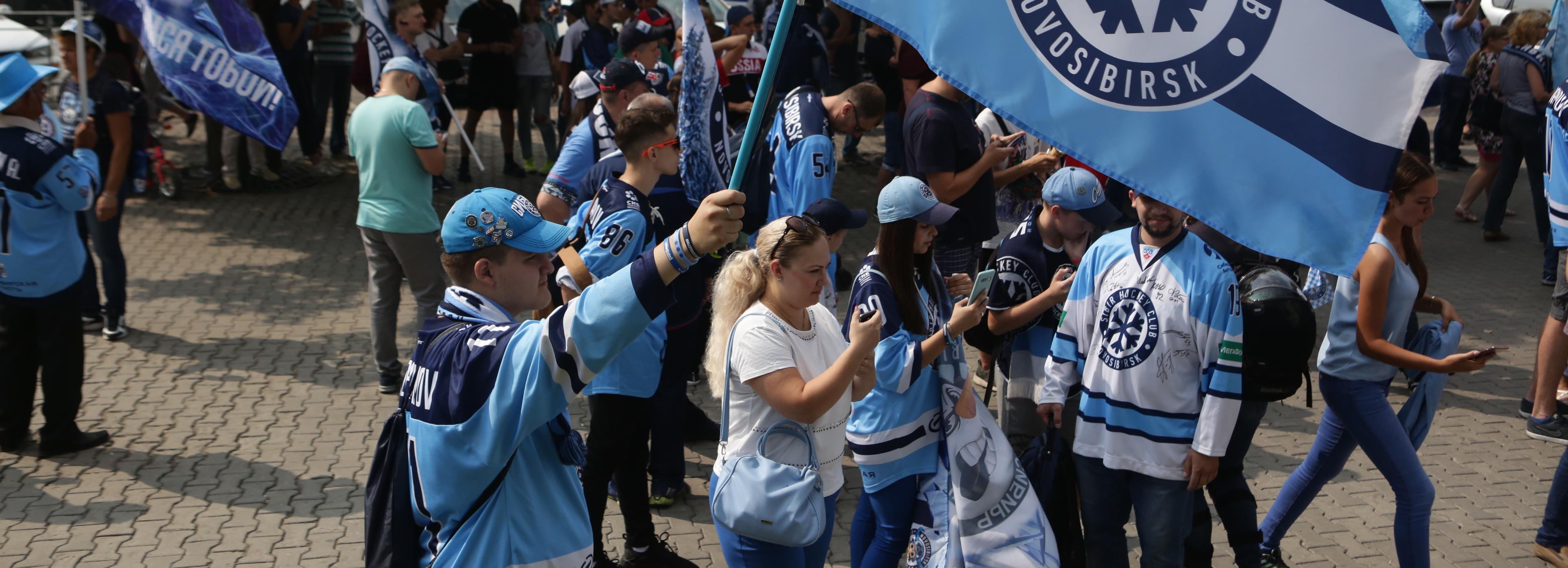 Муниципальный транспорт развезёт новосибирцев со Дня болельщика