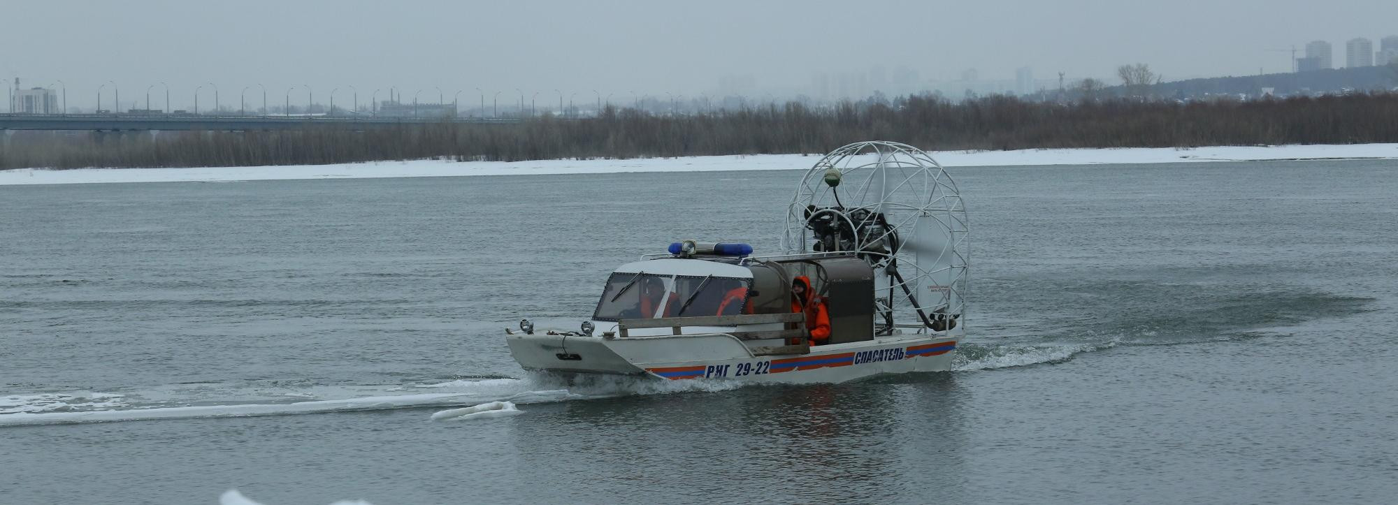 Тело в рыбацкой одежде вытащили из Оби в Новосибирске