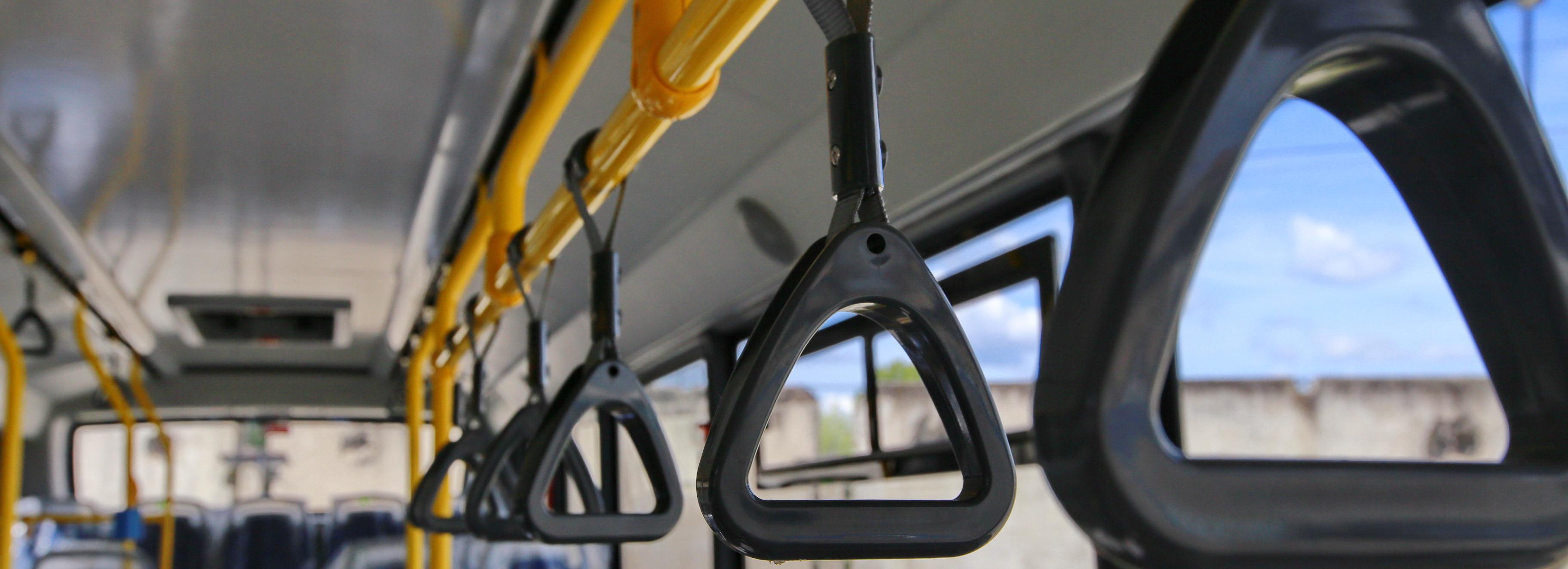 Маршрутку и автобус пустили в объезд перекрытия на Семьи Шамшиных