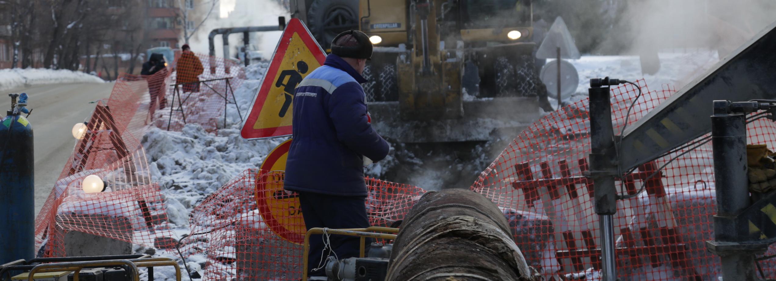 Улицу Толстого раскопали до 25 декабря из-за ремонта теплотрассы