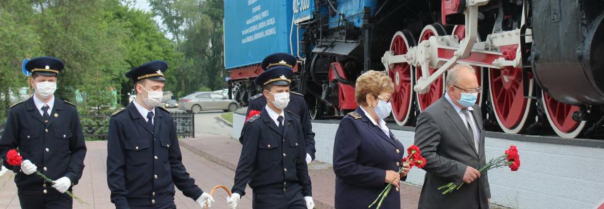 «Сам мог собрать паровоз»: 105-летие Лунина отмечают в Новосибирске