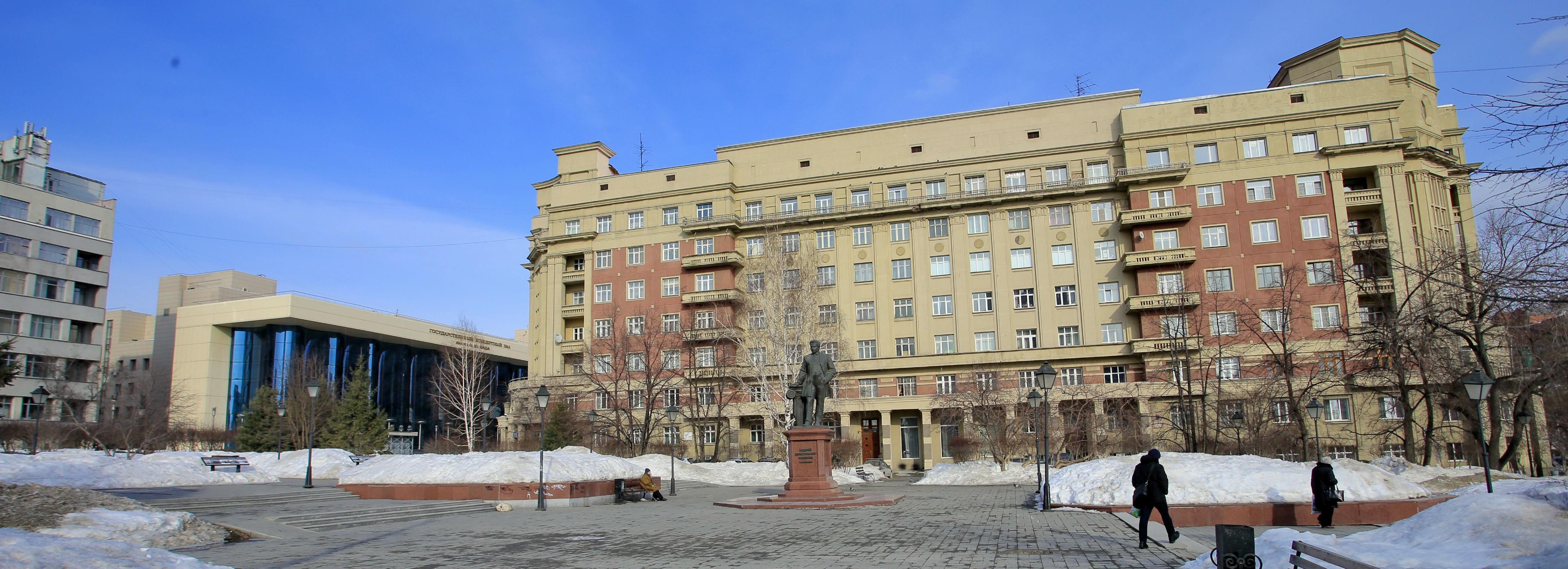 Новосибирцы высказались против переименования площади Свердлова