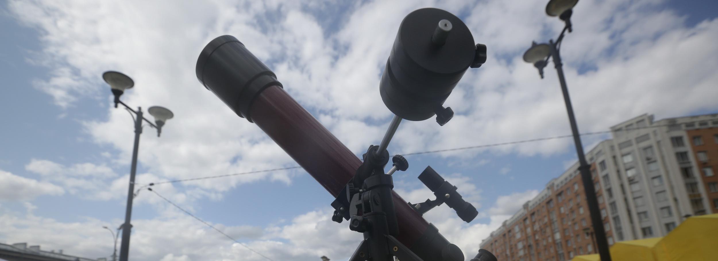 Суперлуние и звездопад могут увидеть новосибирцы на выходных