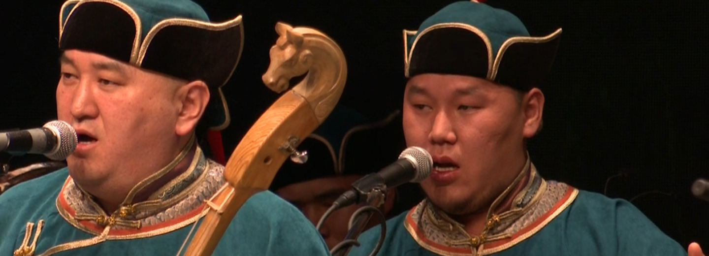 Музыку тувинских степей и гор привезли на фестиваль «Струны Сибири»