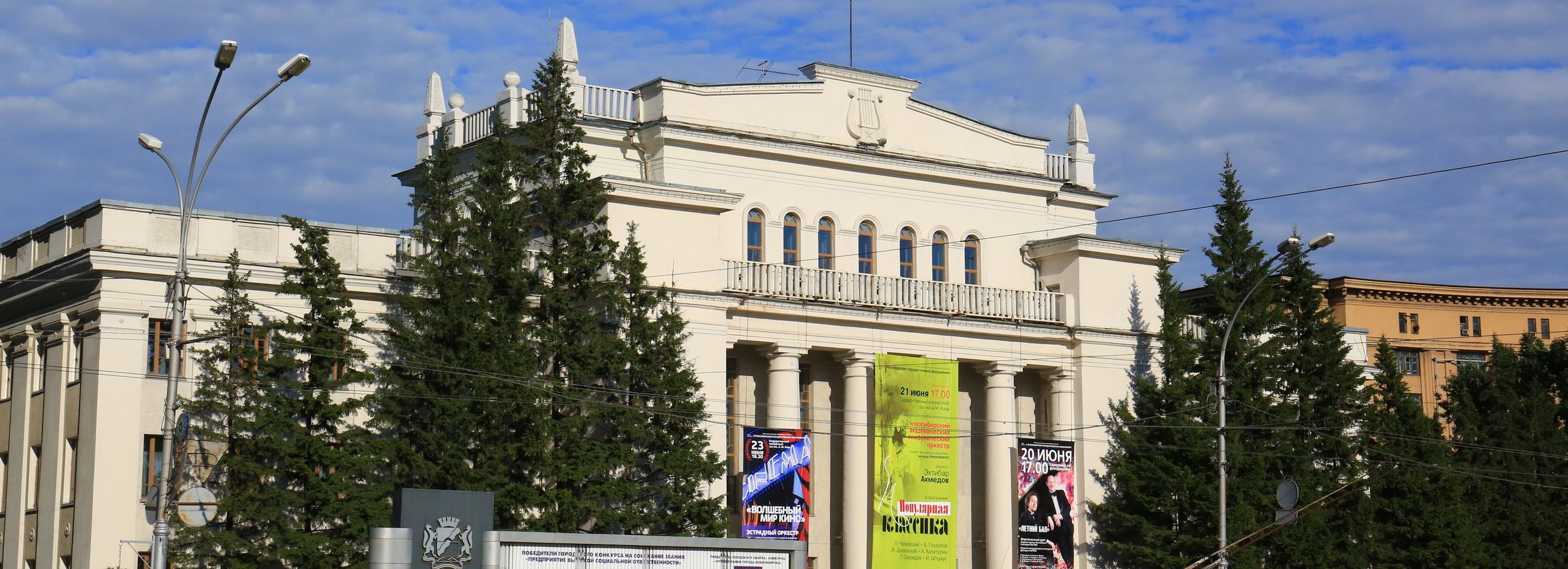 В Доме Ленина будут искать дефекты и проверять прочность конструкций