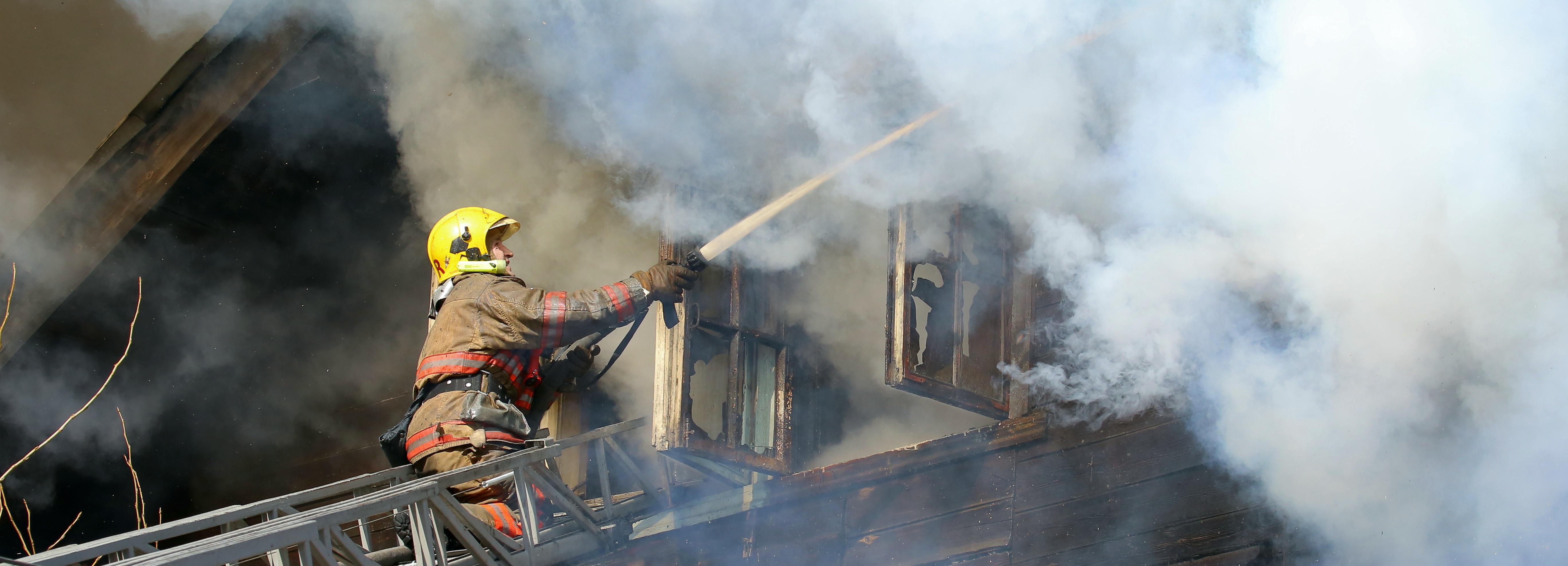 С новосибирца взыскали миллион за сгоревшее жильё соседки