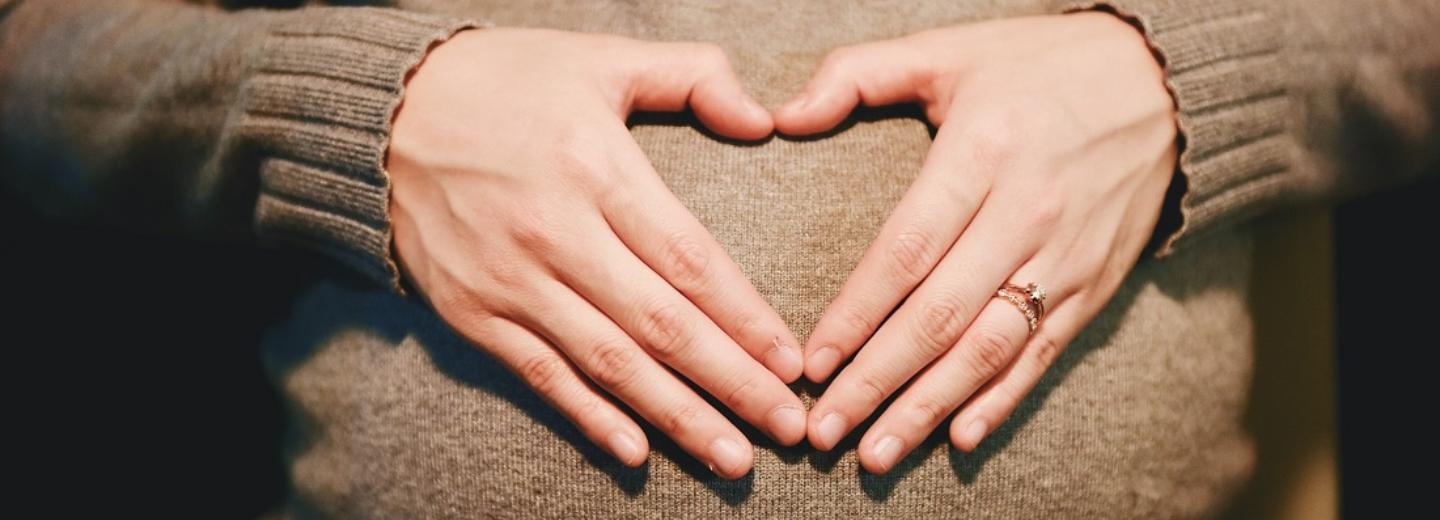 Новый закон о суррогатном материнстве ухудшит демографию — эксперт