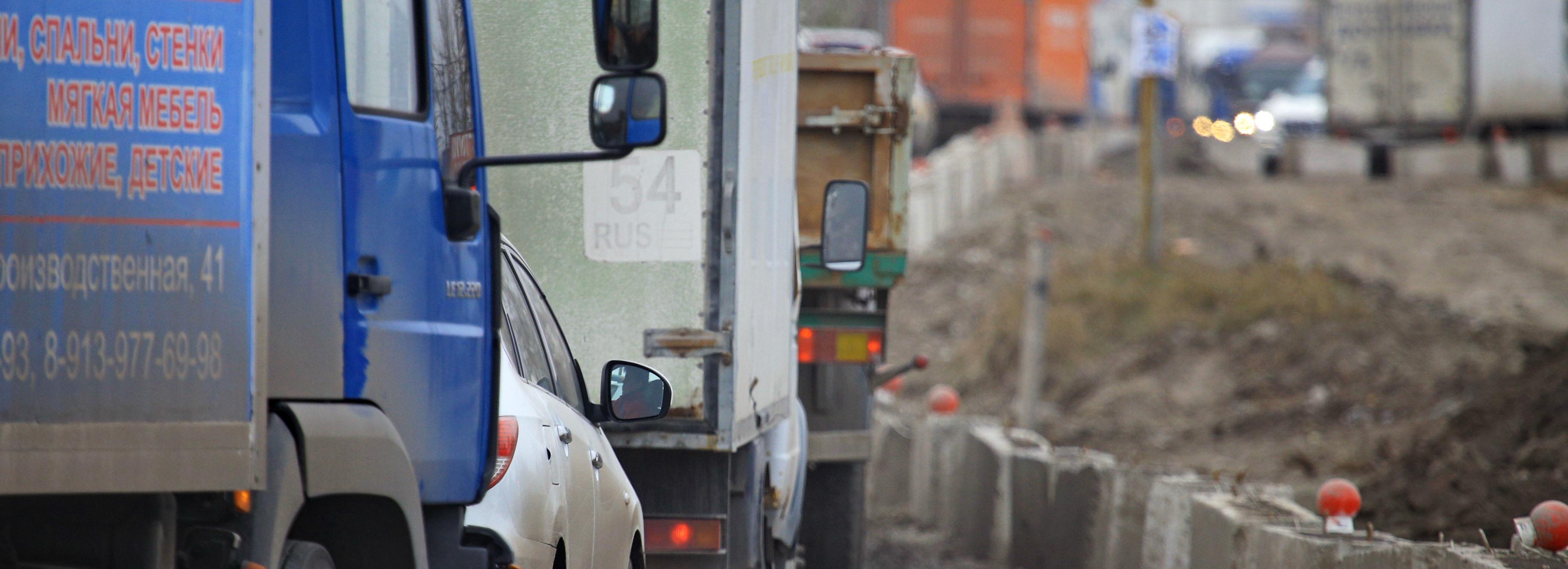 Большегрузам ограничат въезд в Новосибирск на время распутицы