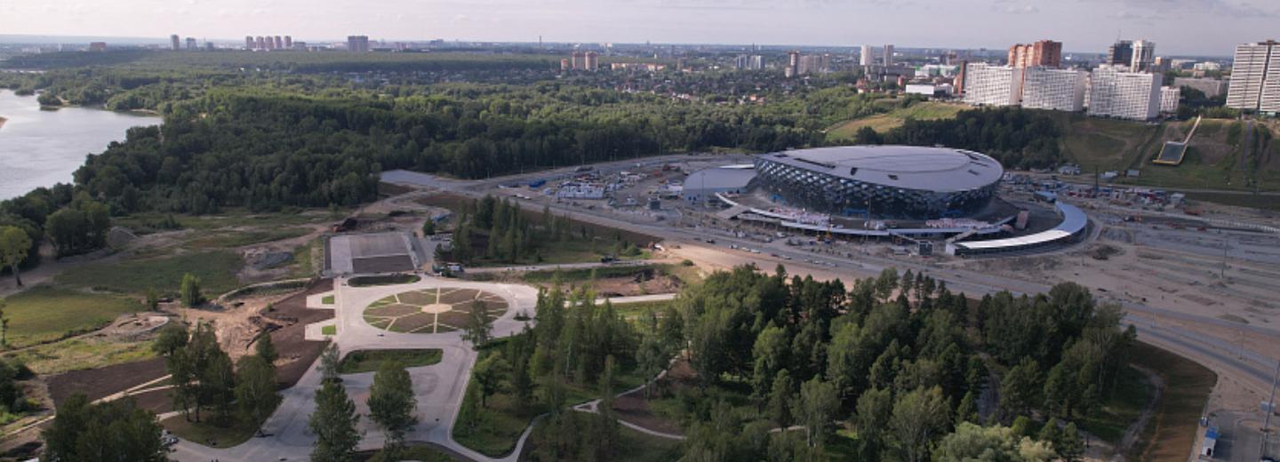 Вокруг новой ледовой арены начали демонтировать строительный забор