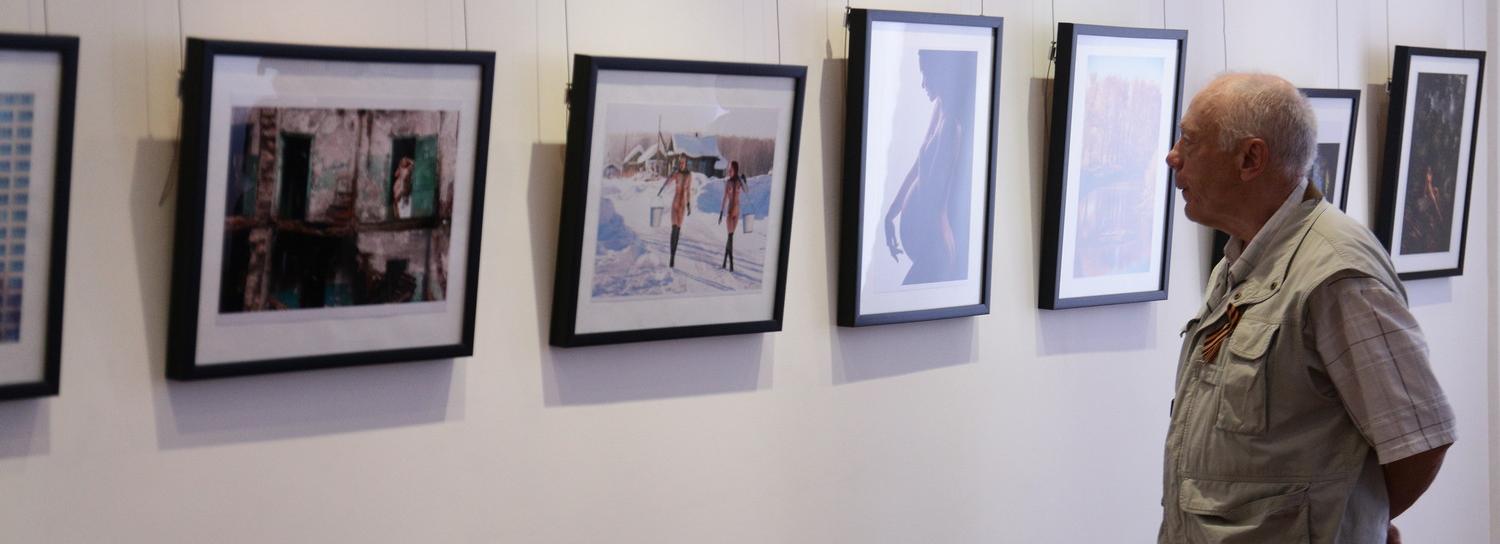 Ассоциативные пейзажи и обнажённую натуру показывают новосибирцам в ЦК19