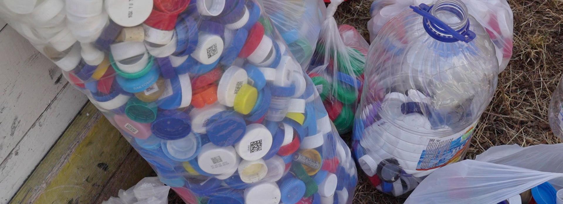 В «Экодворе» на Демакова обменяли мусор на дегтярное мыло и сладости