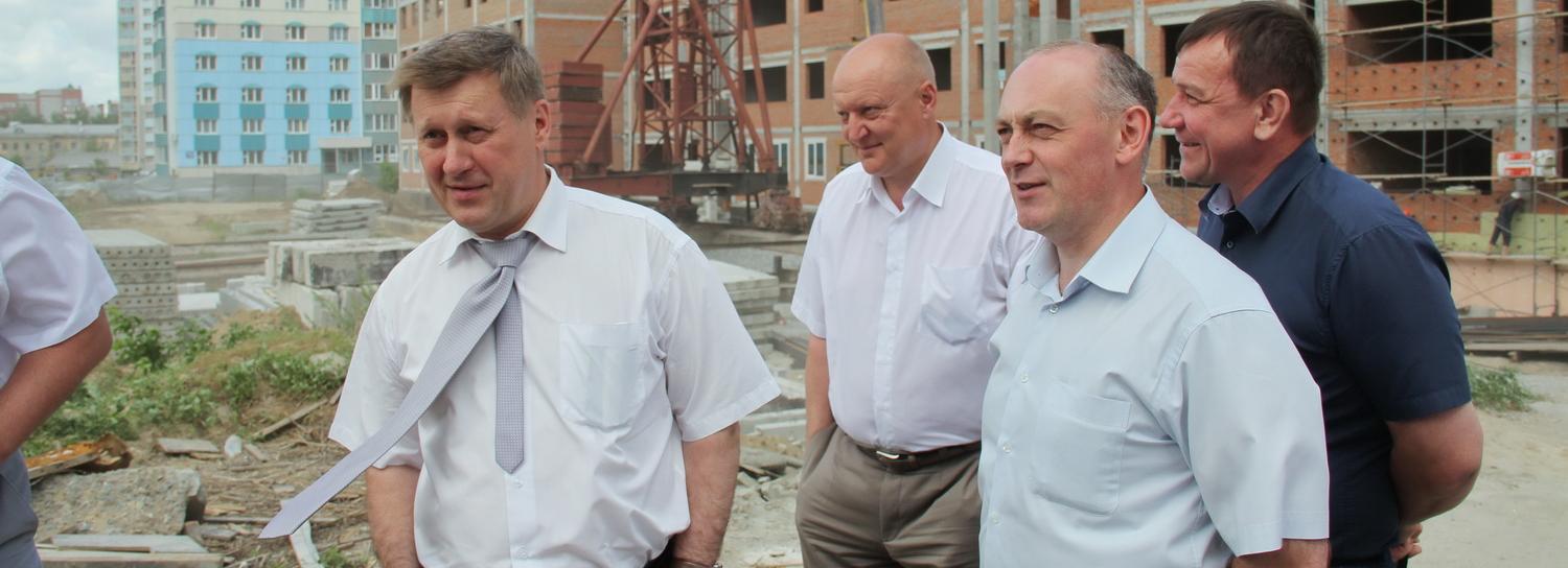 Мэр Локоть поздравляет с Днём строителя