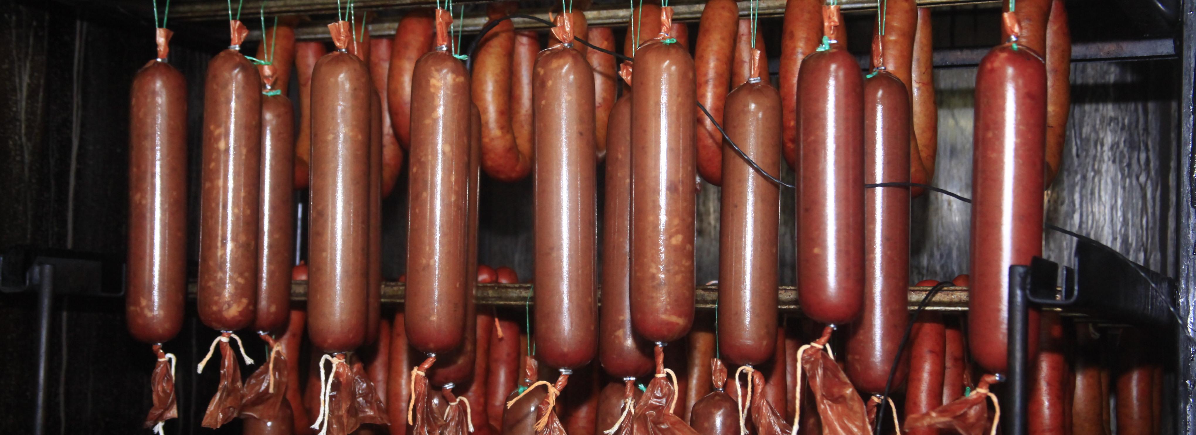 Дегустация: социальная ярмарка накормит новосибирцев колбасой