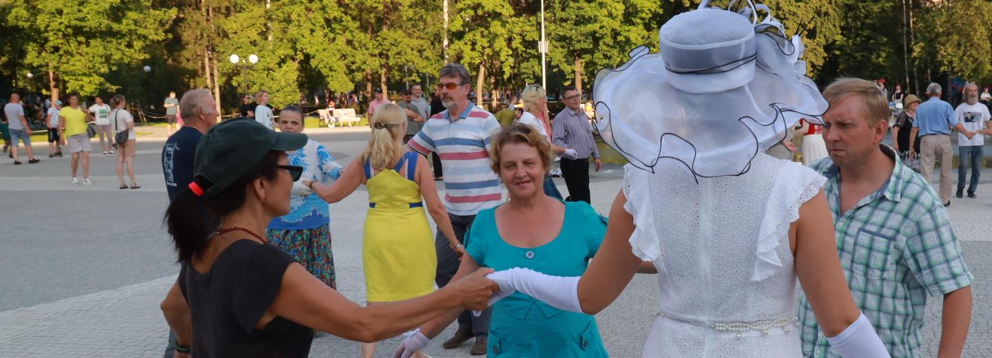 Новосибирцам рассказали, в каких парках можно потанцевать