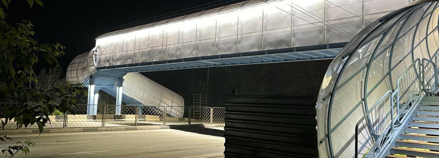 Два пешеходных моста над Бердским шоссе отремонтируют до конца 2025 года