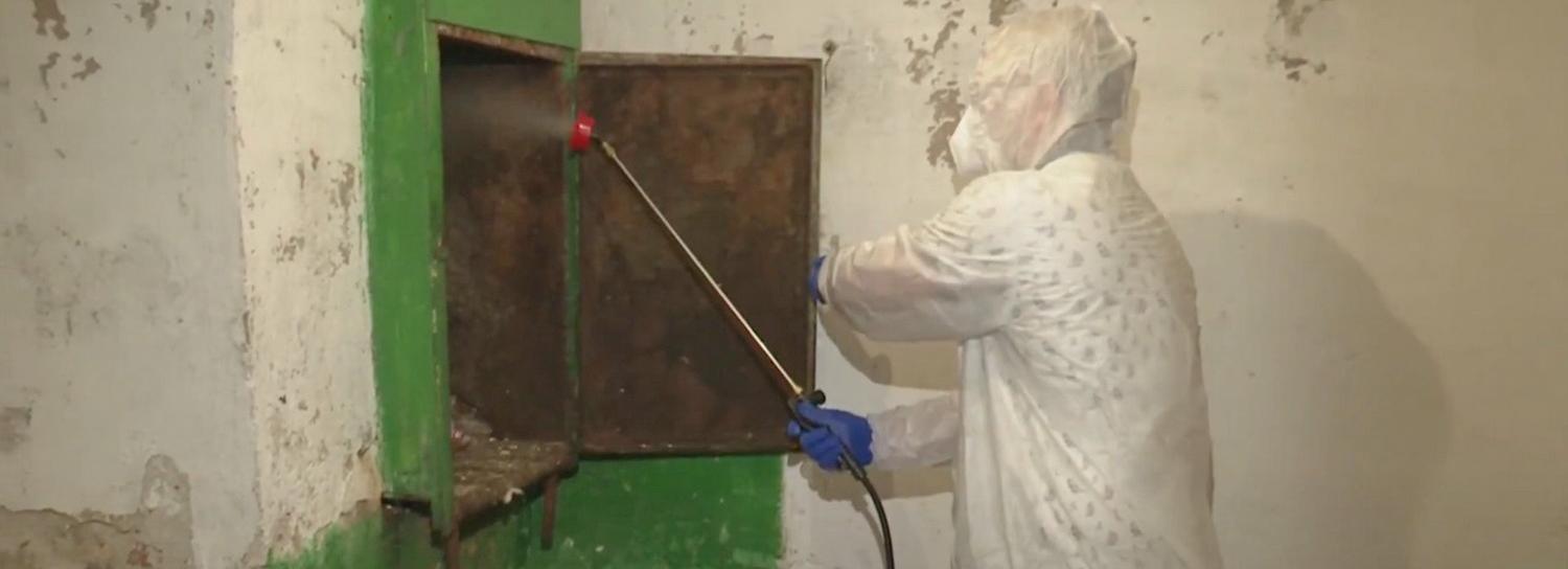 Новый препарат для очистки мусоропроводов испытывают в Новосибирске