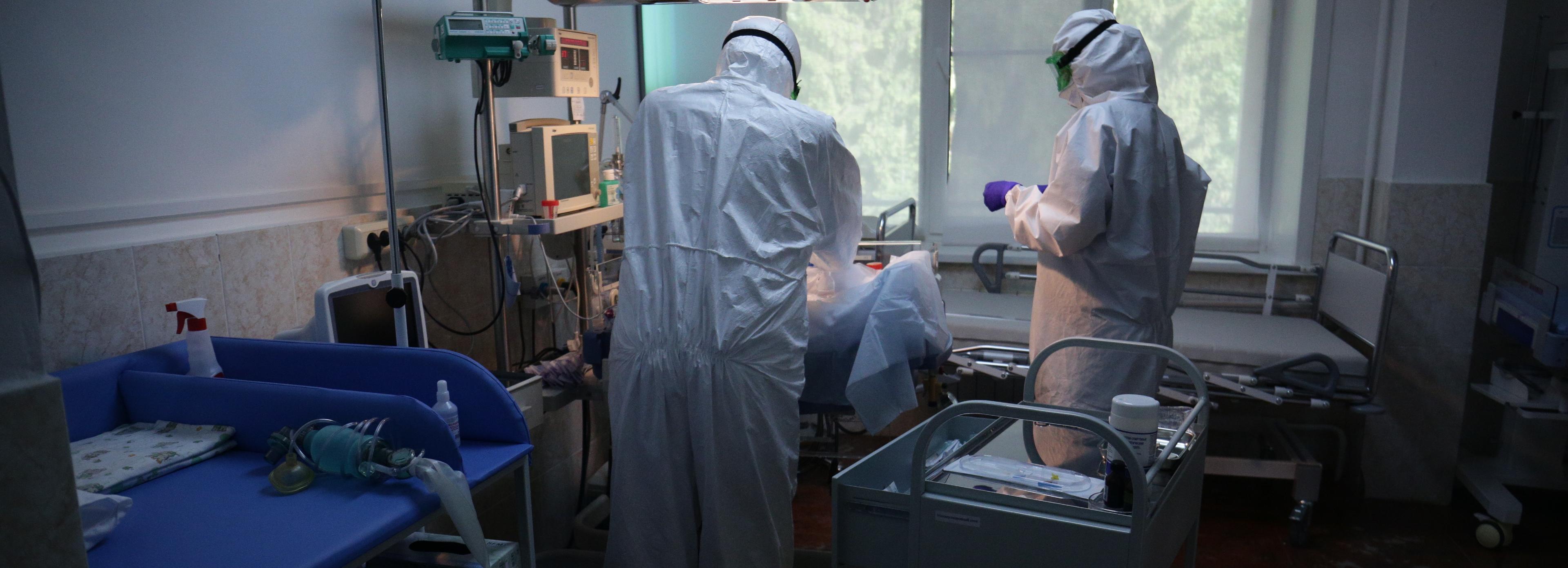 Новосибирским медикам пересчитали надбавки за COVID-19