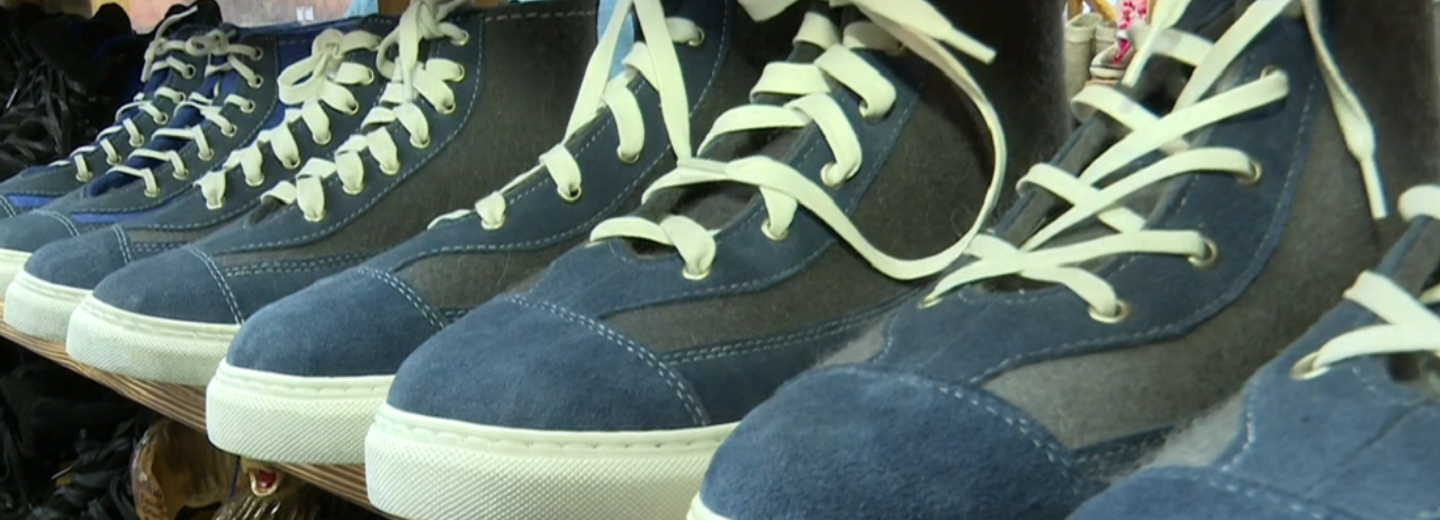 Валенки со шнуровкой и на каблуке делает сибирский пимокат Иван Лапин