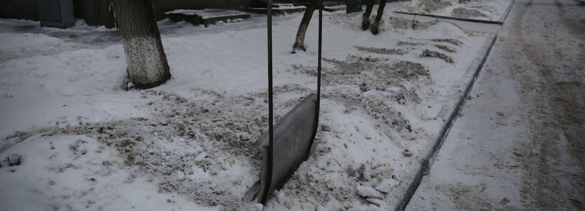 Новосибирец взыскал 150 тысяч рублей с УК за травму из-за наледи