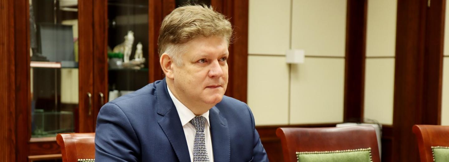 Отстаивать трудовые права ветеранов СВО призвал полпред Серышев