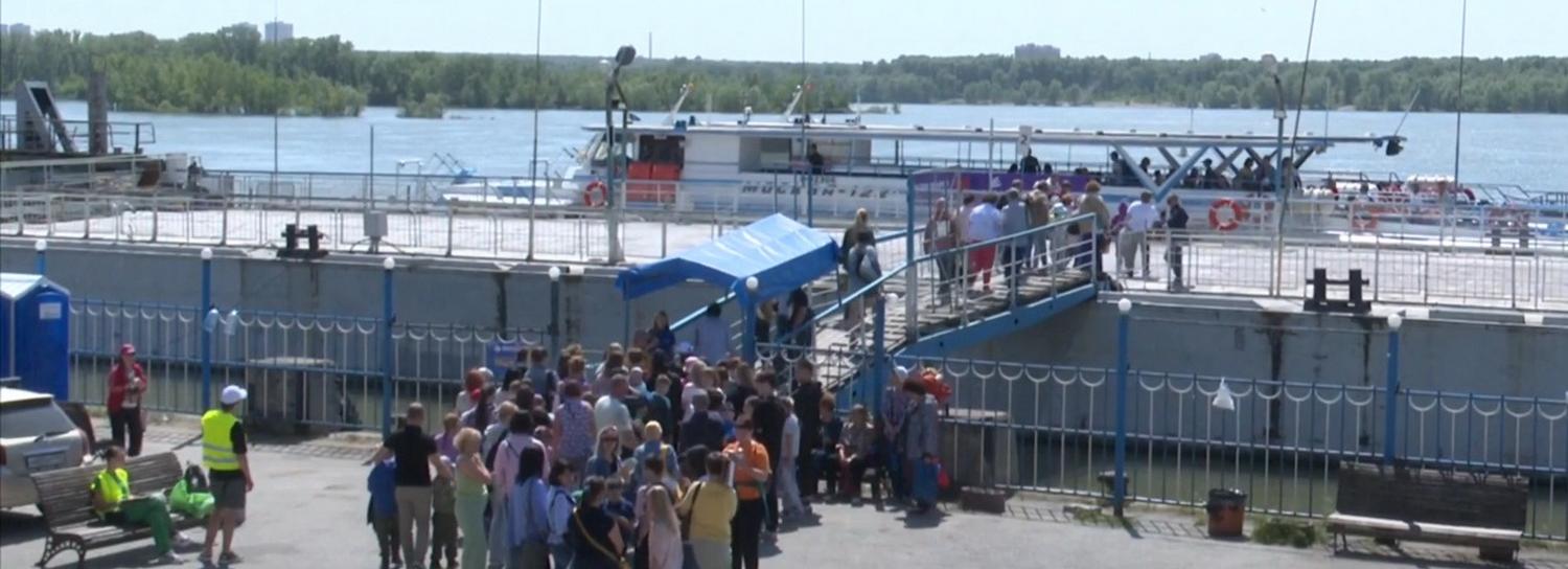 Прогулку на теплоходе подарили чемпионам по сбору крышечек в Новосибирске