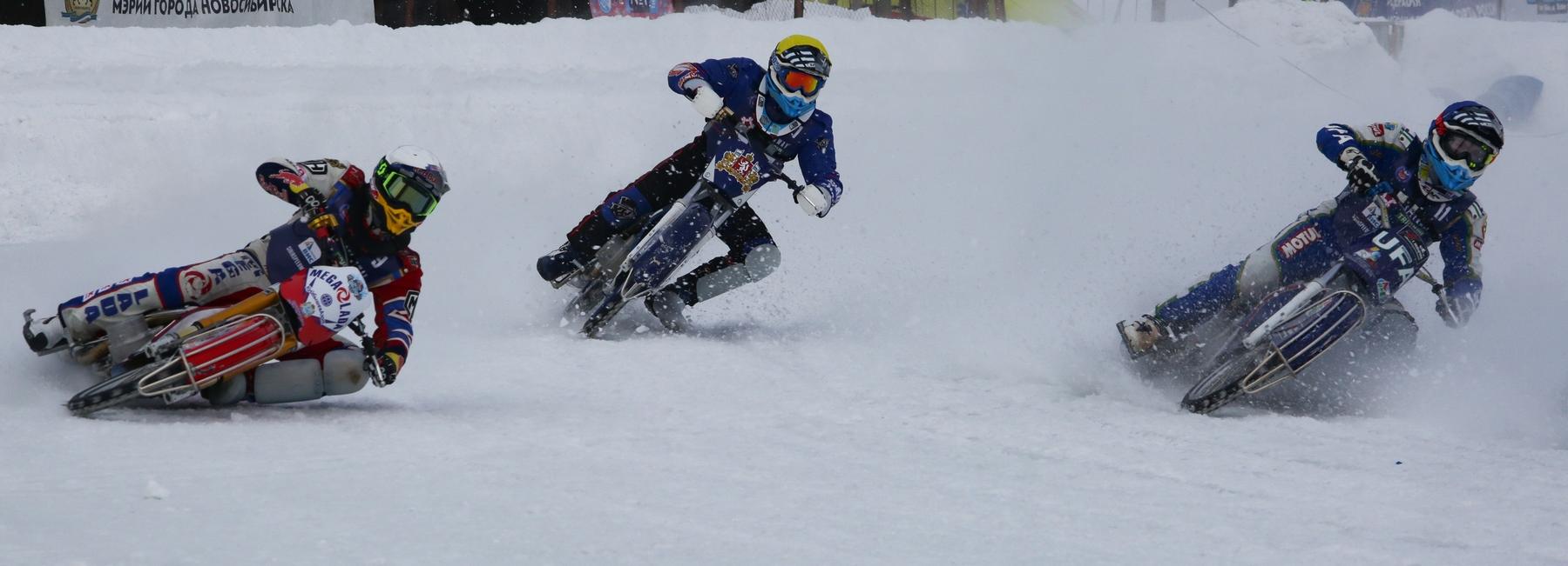 Спидвей на льду: как тренируются новосибирские мотогонщики