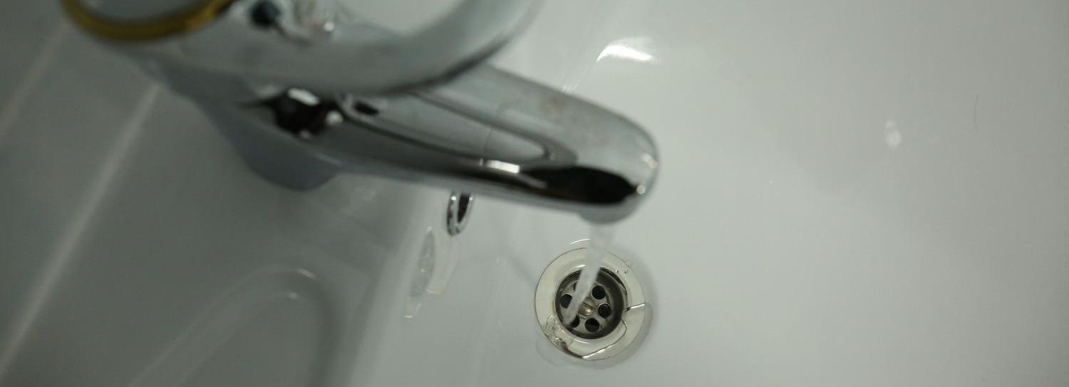 Горячую воду отключат в трёх районах Новосибирска в начале июня