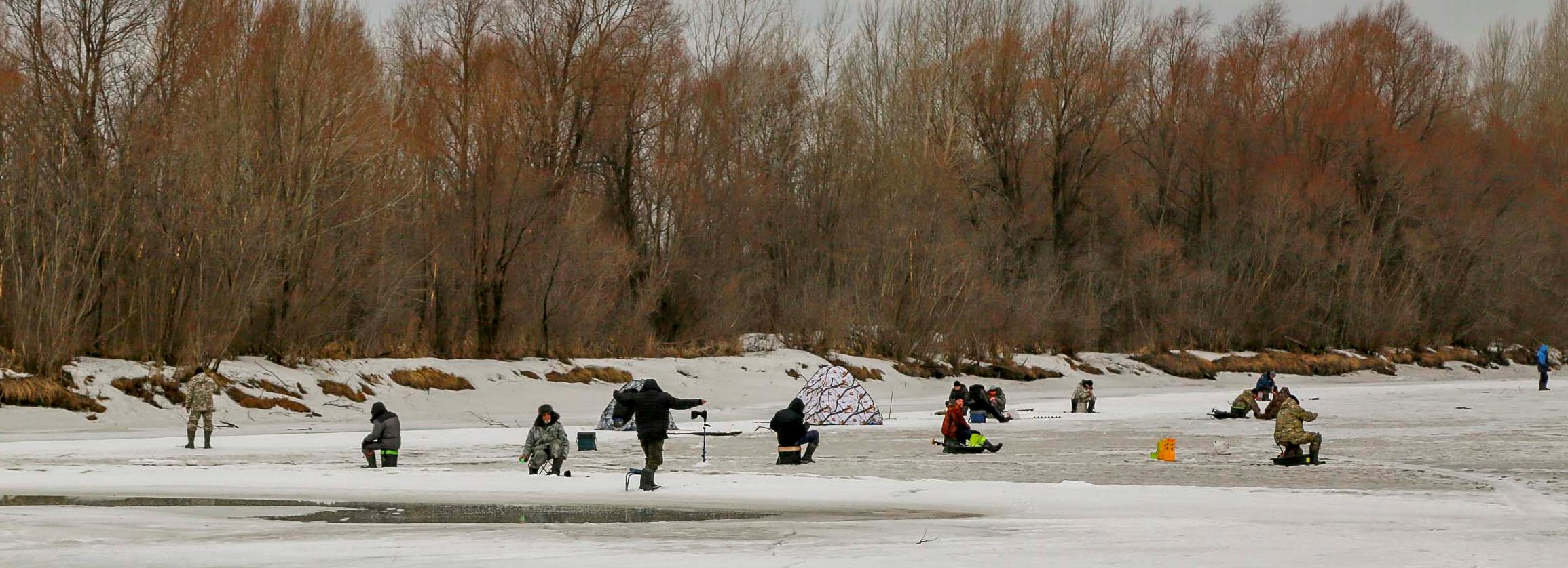Спасатели просят рыбаков не греть палатки кострами и паяльными лампами