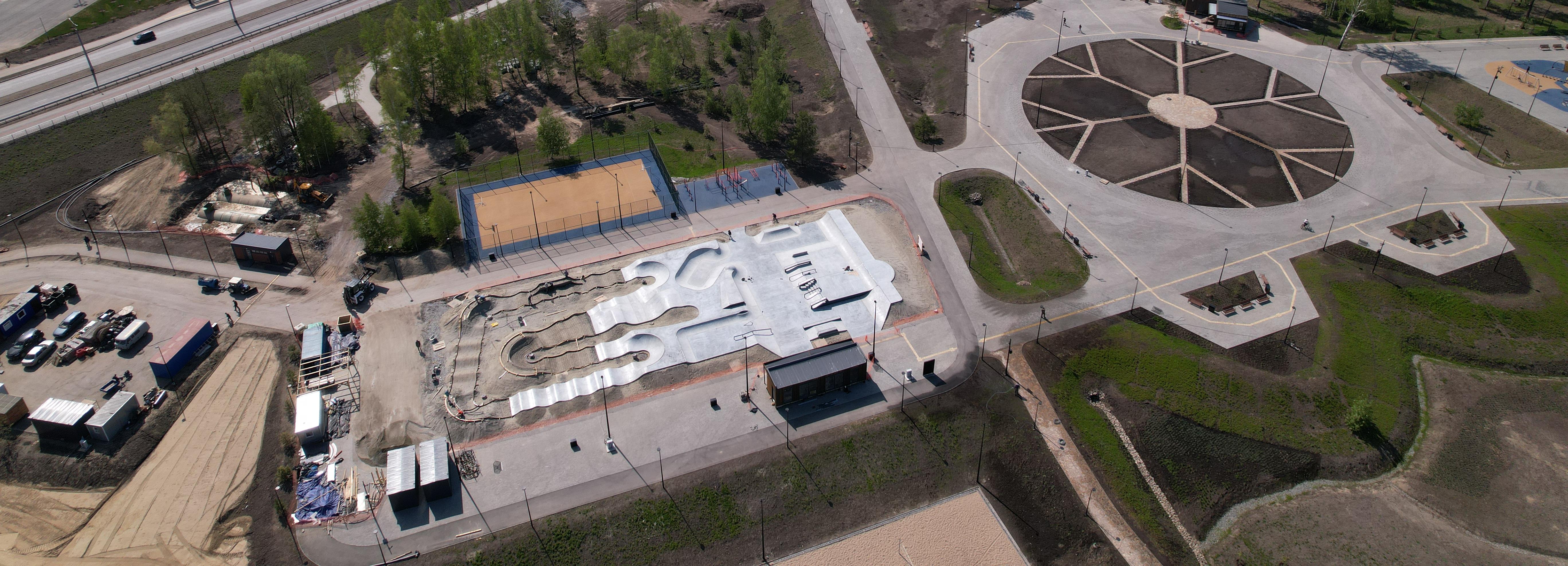 Крупнейший за Уралом скейт-парк открыли в новосибирском парке «Арена»