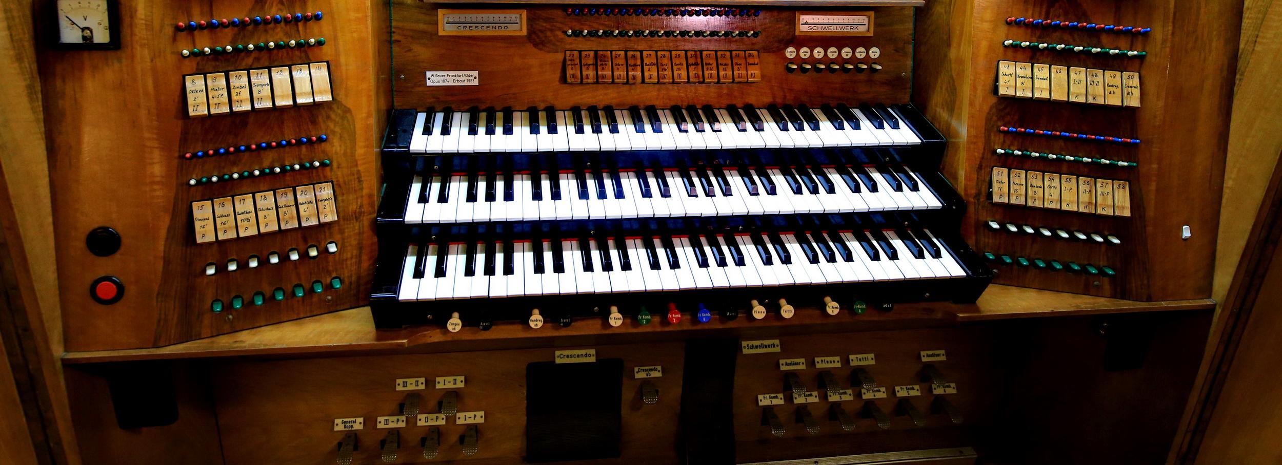 Бэкстейдж от филармонии: московский музыкант показал возможности органа